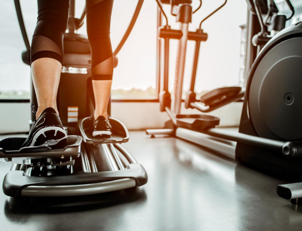 How to Burn Belly Fat on the Elliptical (Workout Plan Included